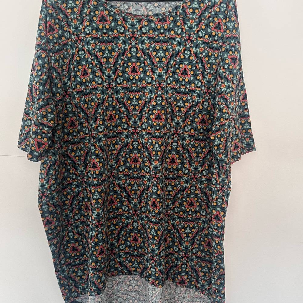 Multicolor Patterned Women's Top Lularoe XL‎